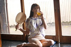 Mùa hè buồn chán ở quê làm tình cô vợ hàng xóm thiếu thốn vì lấy ông xã già